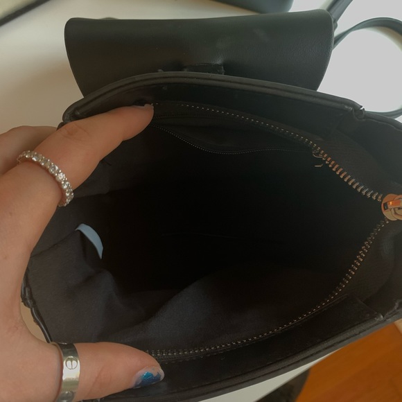 Backpack - Picture 3 of 4